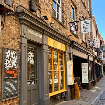 York's Grape Lane - Floor *